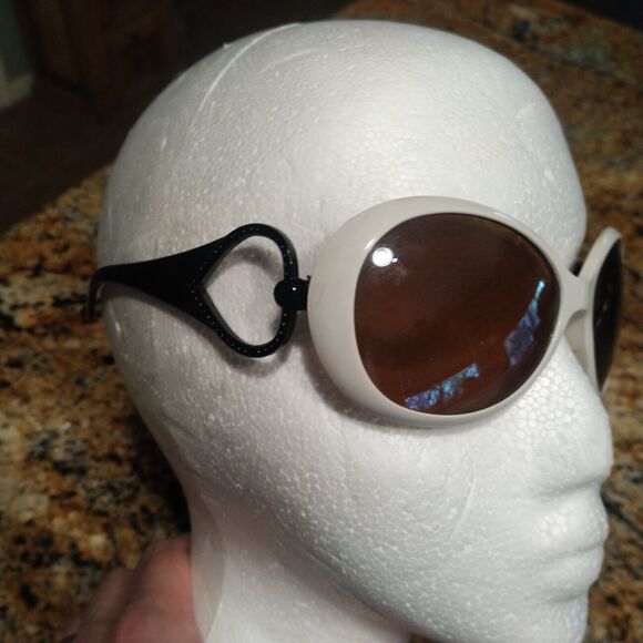 Womens Sunglass Oval White Silver Plastic Amber Lens CUTE!! main image 5
